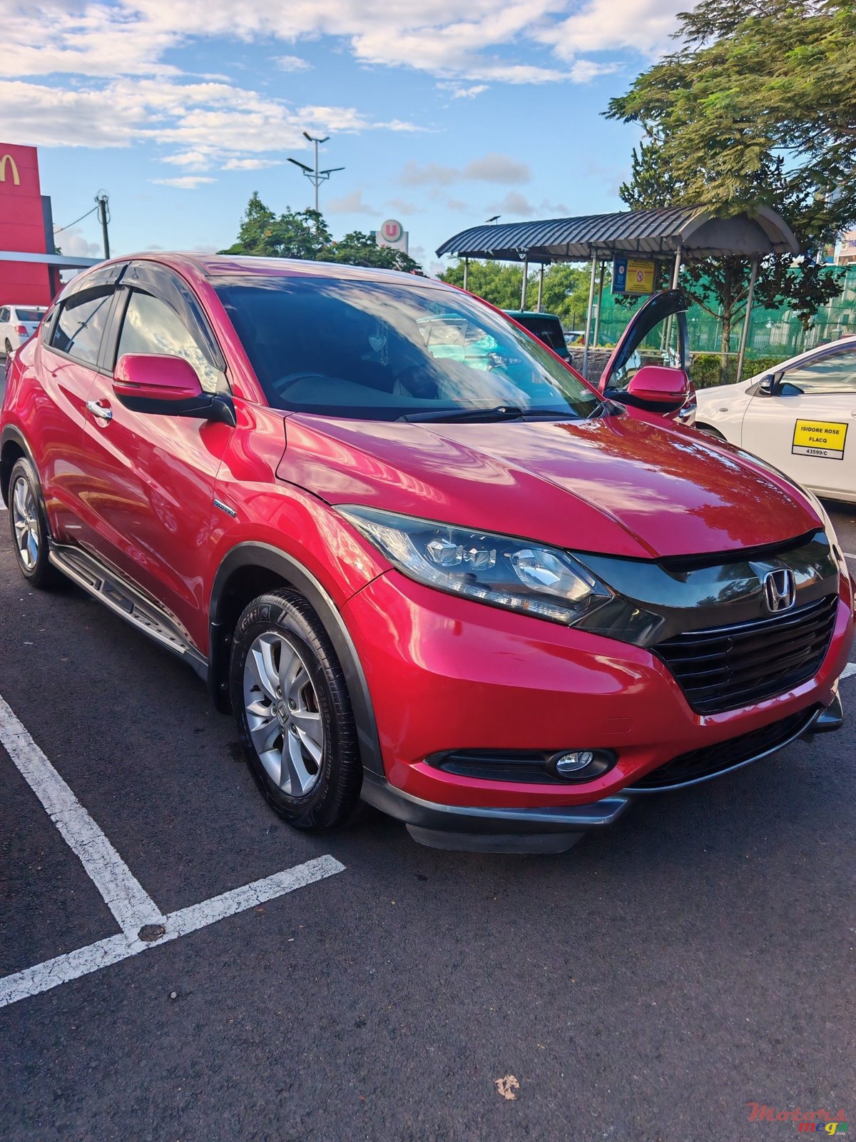 2016' Honda HR-V Vezel Z Sensing photo #3