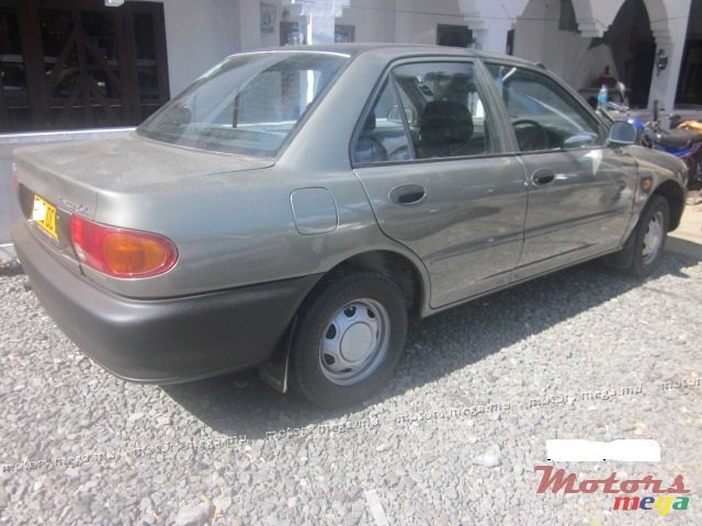 1993' Mitsubishi photo #2