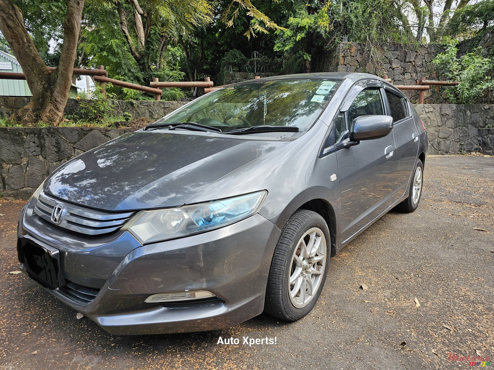 2011' Honda Insight Hybrid photo #1