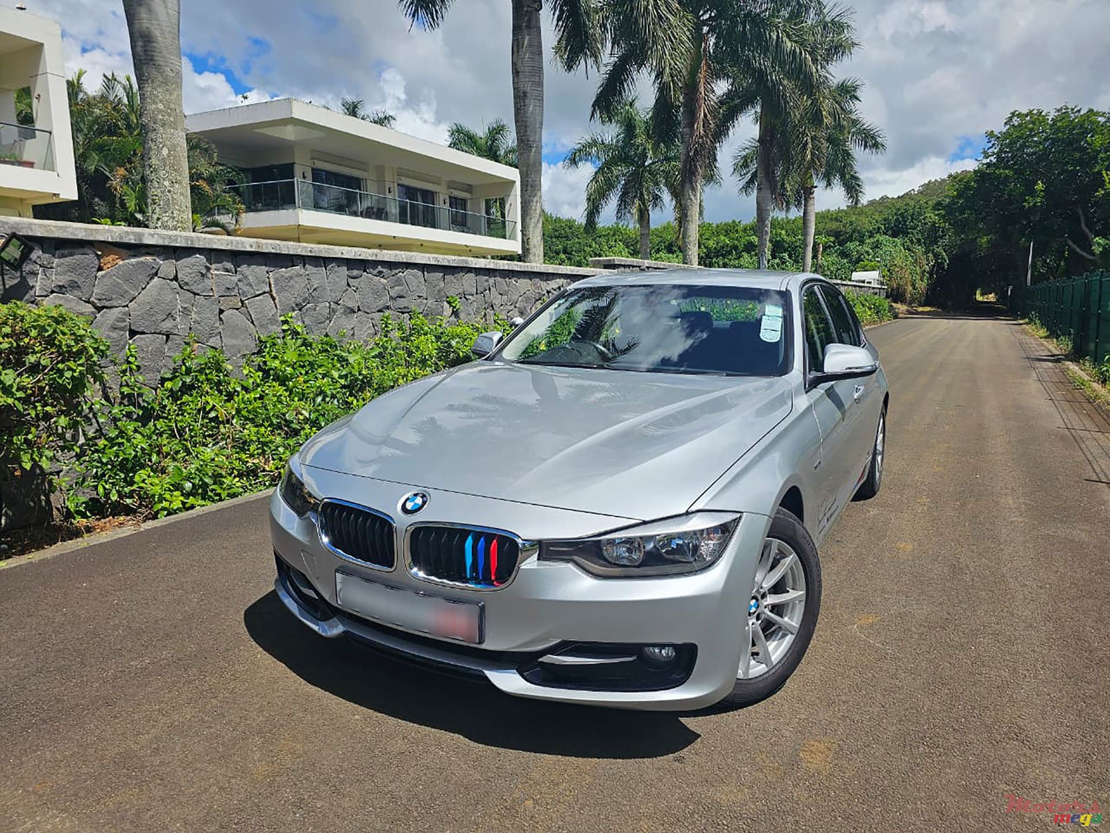 2015' BMW 320 i 1.6 photo #1