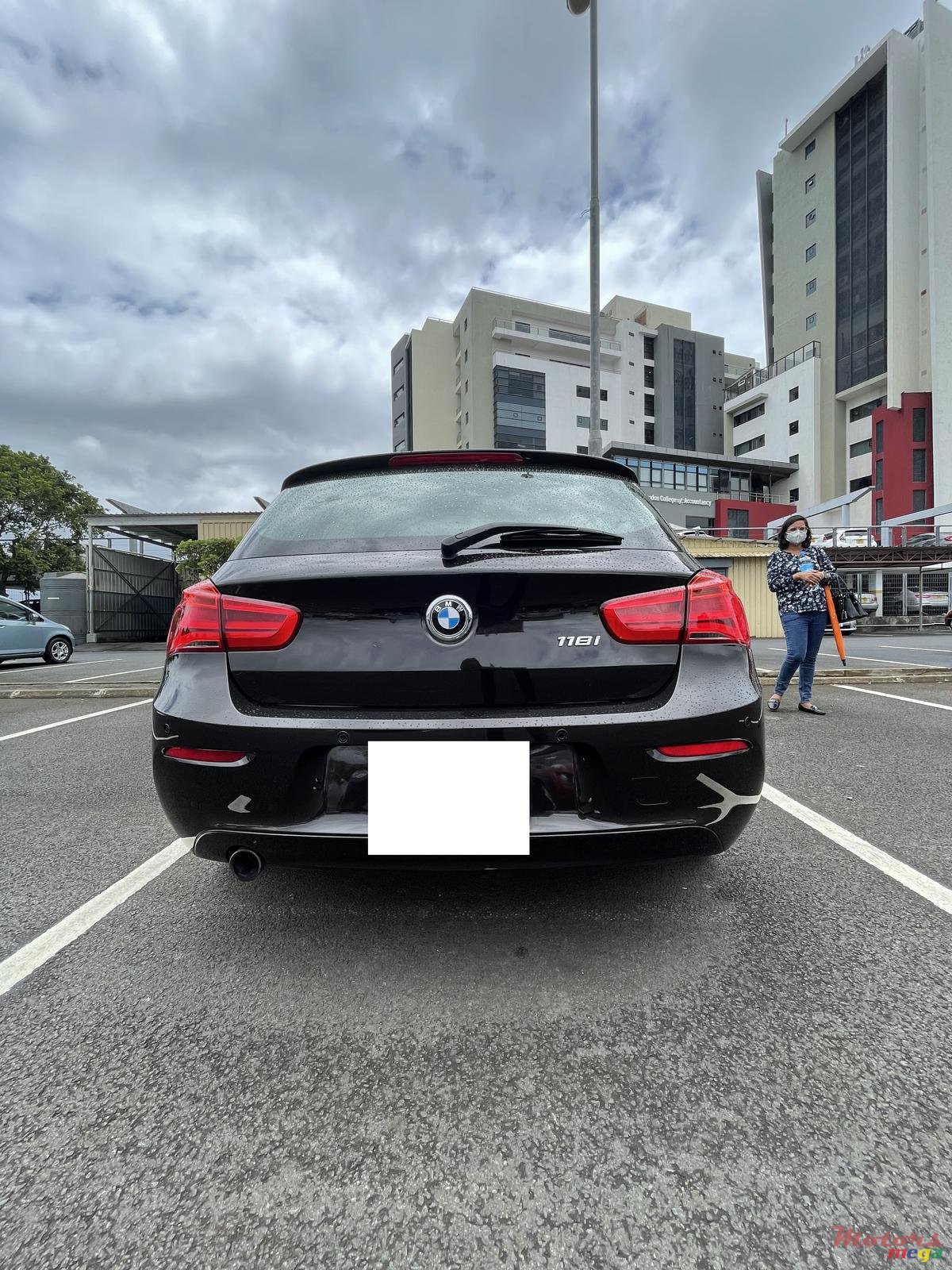 2016' BMW 1 Series 5 Door photo #2