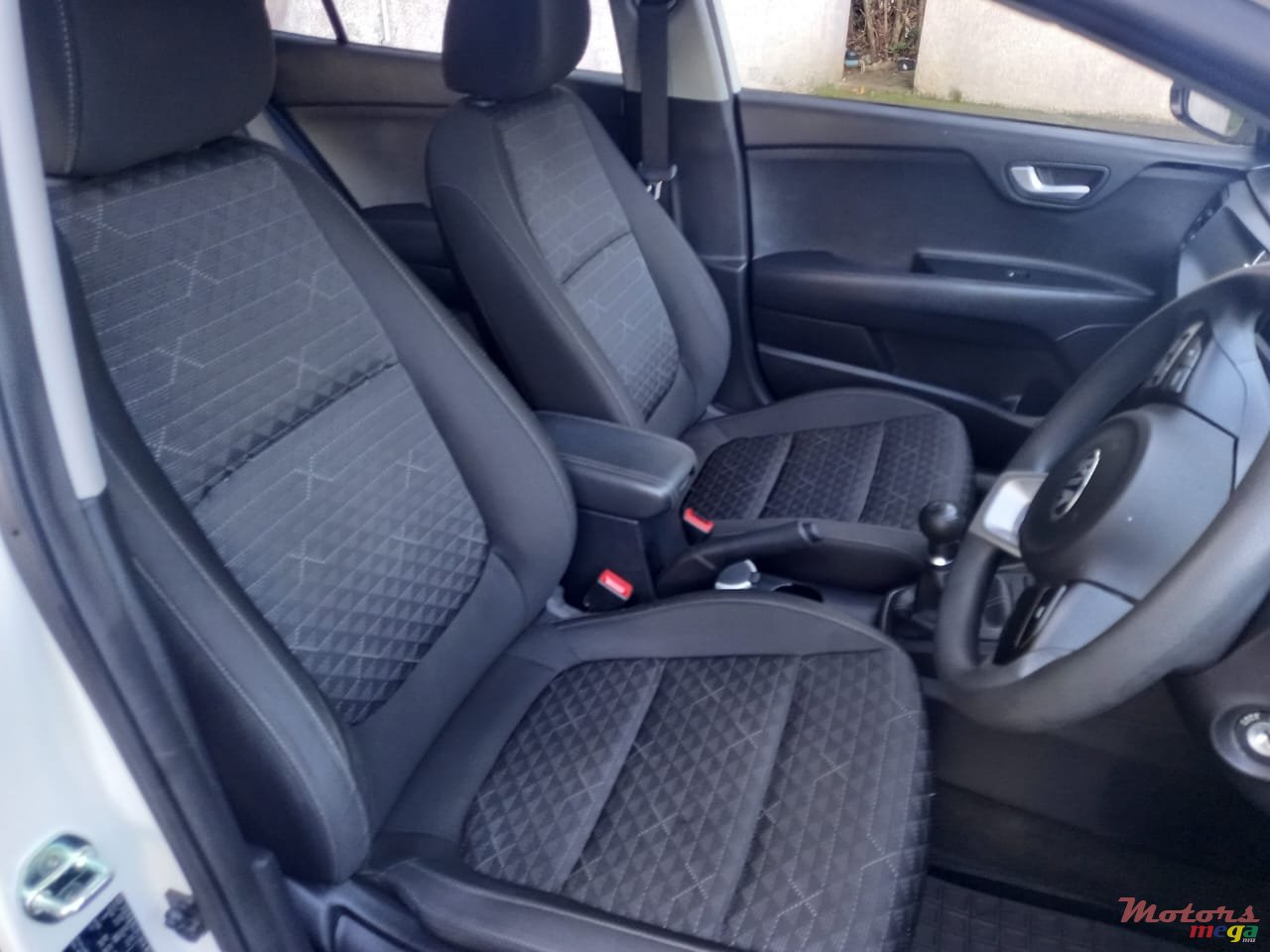 2021' Kia Rio photo #5
