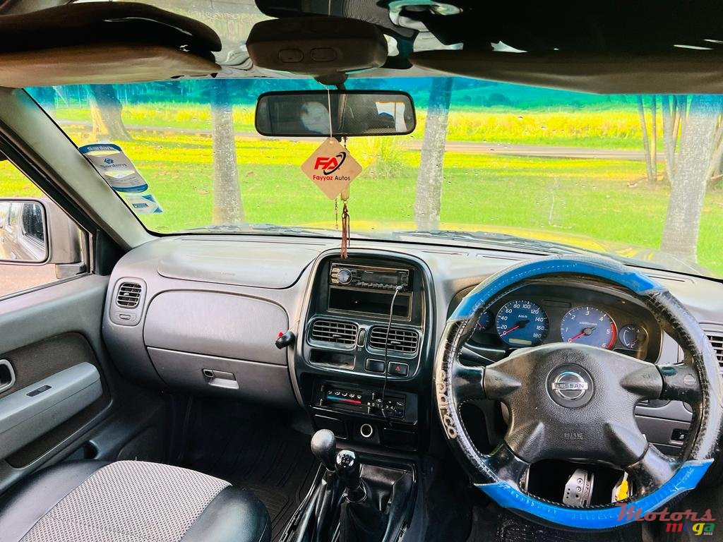 2009' Nissan Hardbody photo #4