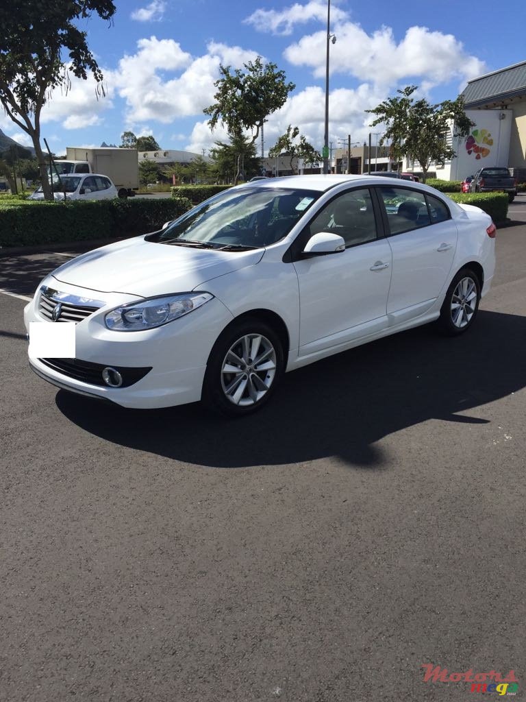 2013' Renault Fluence photo #2