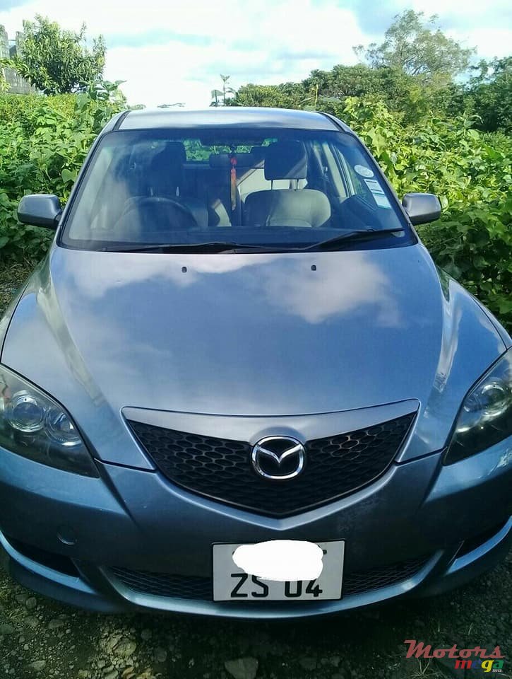 2004' Mazda Axela photo #1