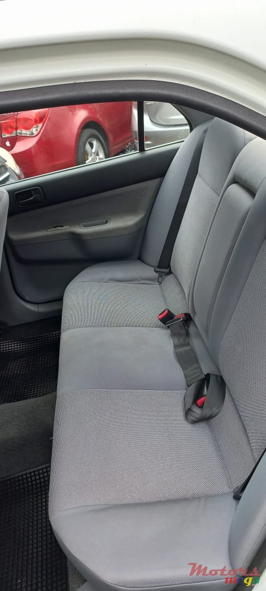 2009' Mitsubishi Lancer Glx photo #5