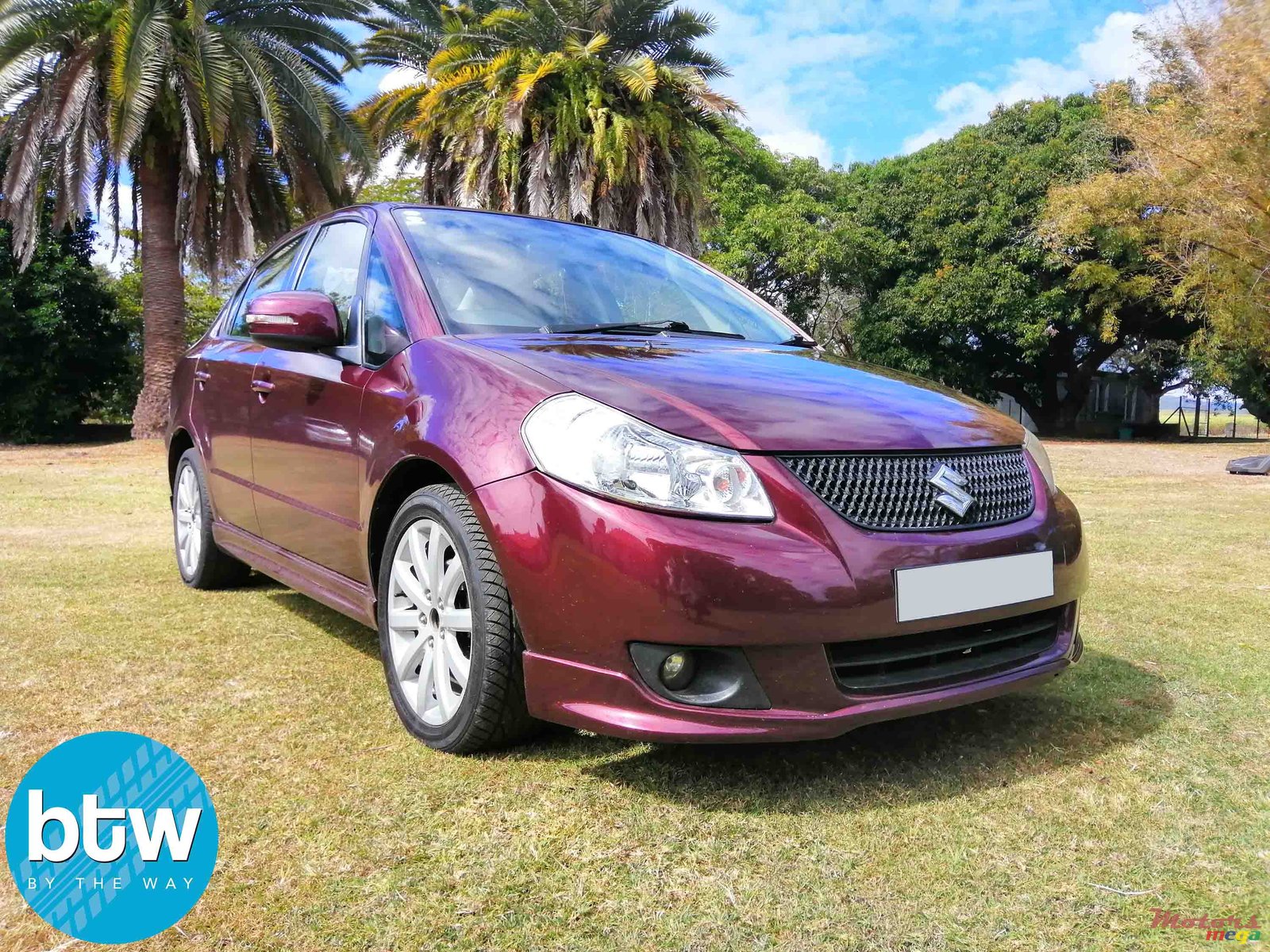 2011' Suzuki SX4 photo #1