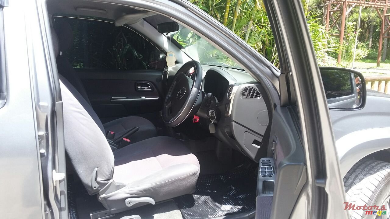 2009' Isuzu D-Max 4x4 3.0 photo #4