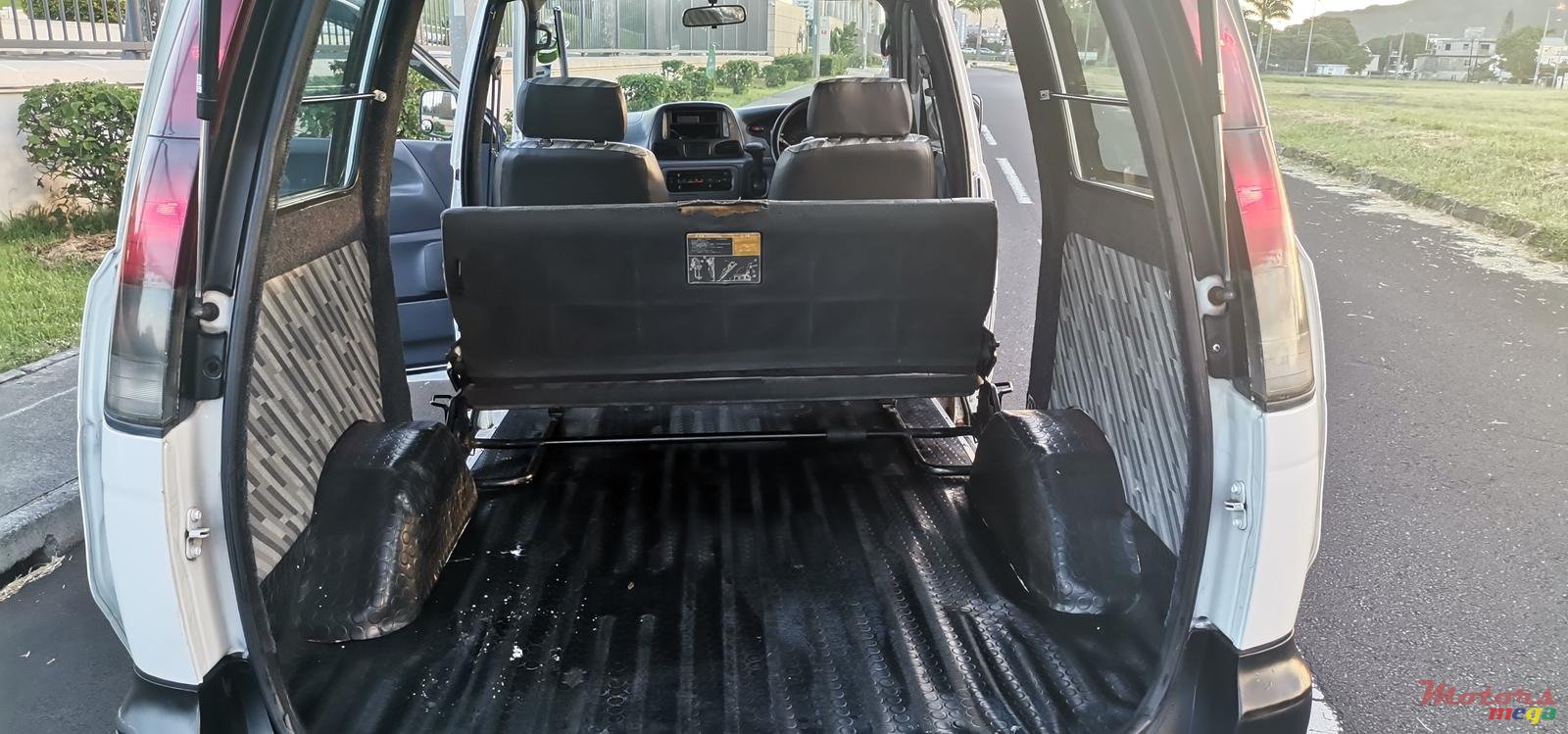 2001' Toyota Town Ace photo #7