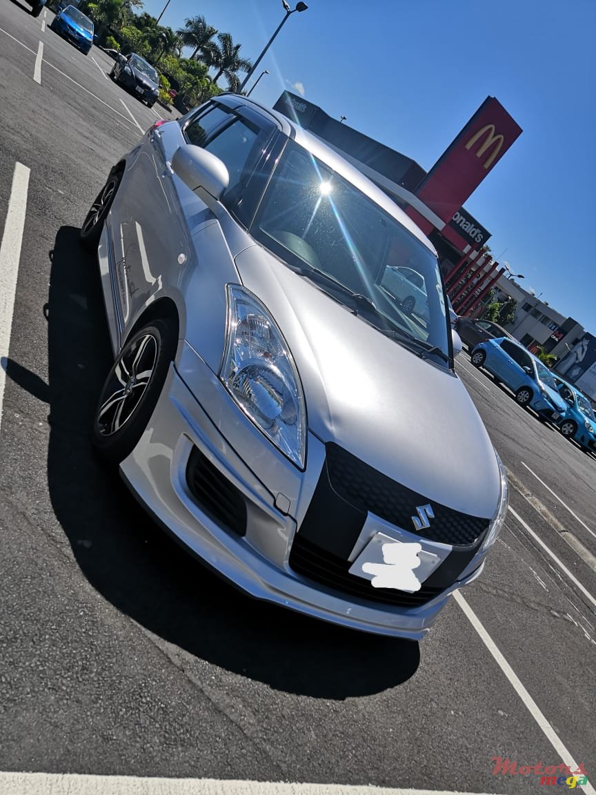 2011' Suzuki Swift Japan photo #2