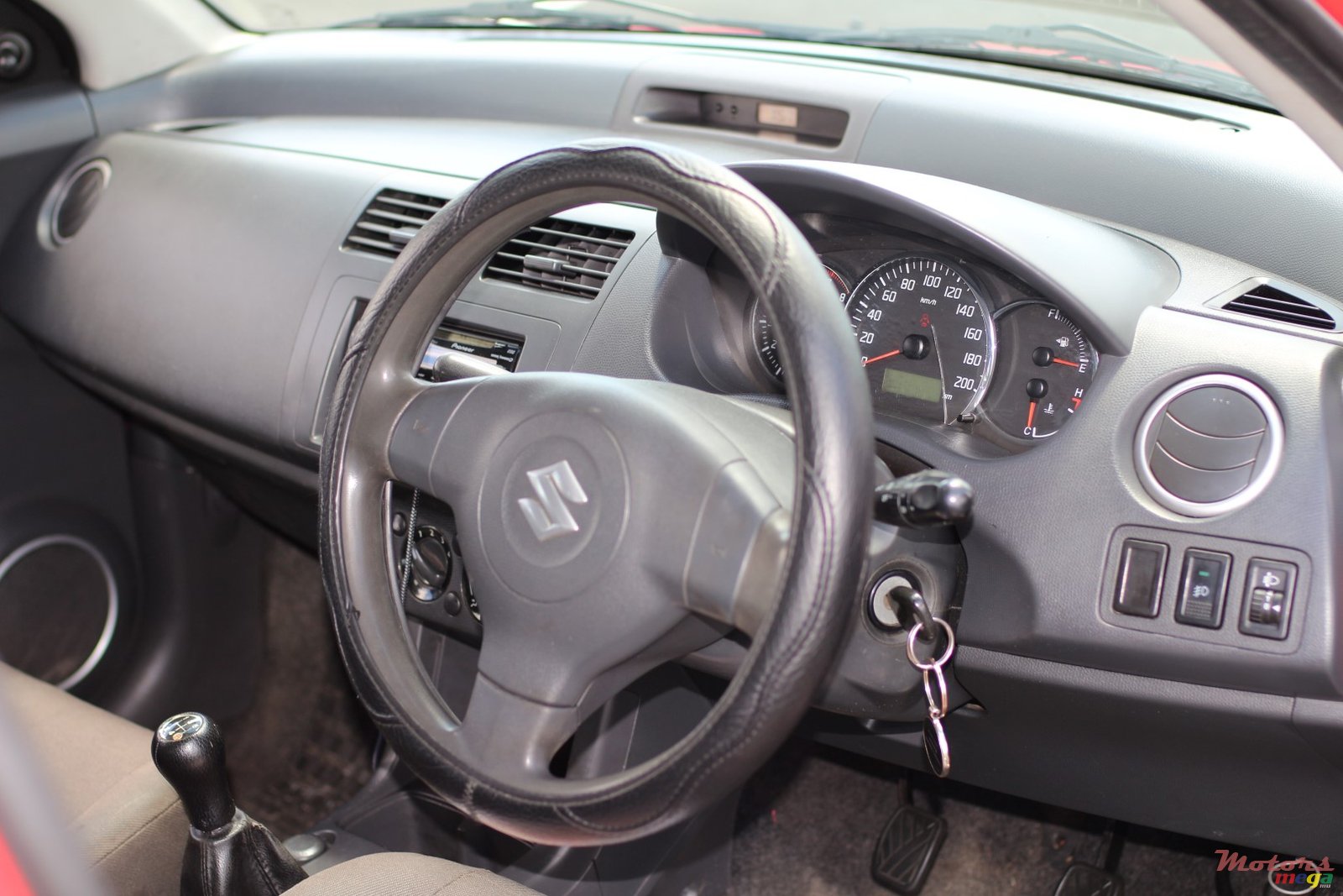 2008' Suzuki Swift VXI photo #5