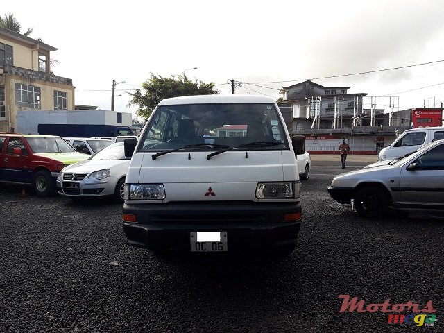 2006' Mitsubishi L300 photo #4