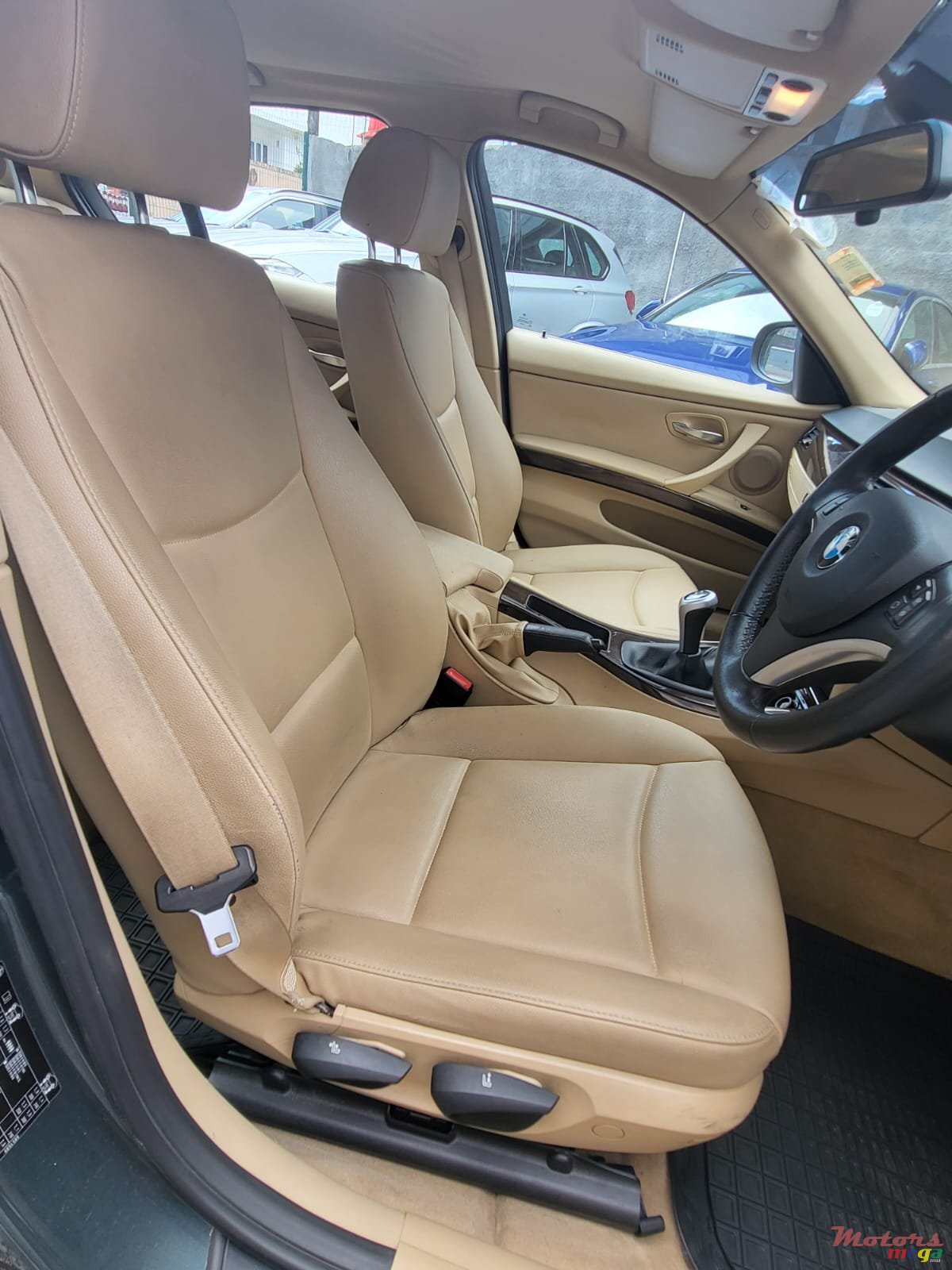 2011' BMW 316 photo #4