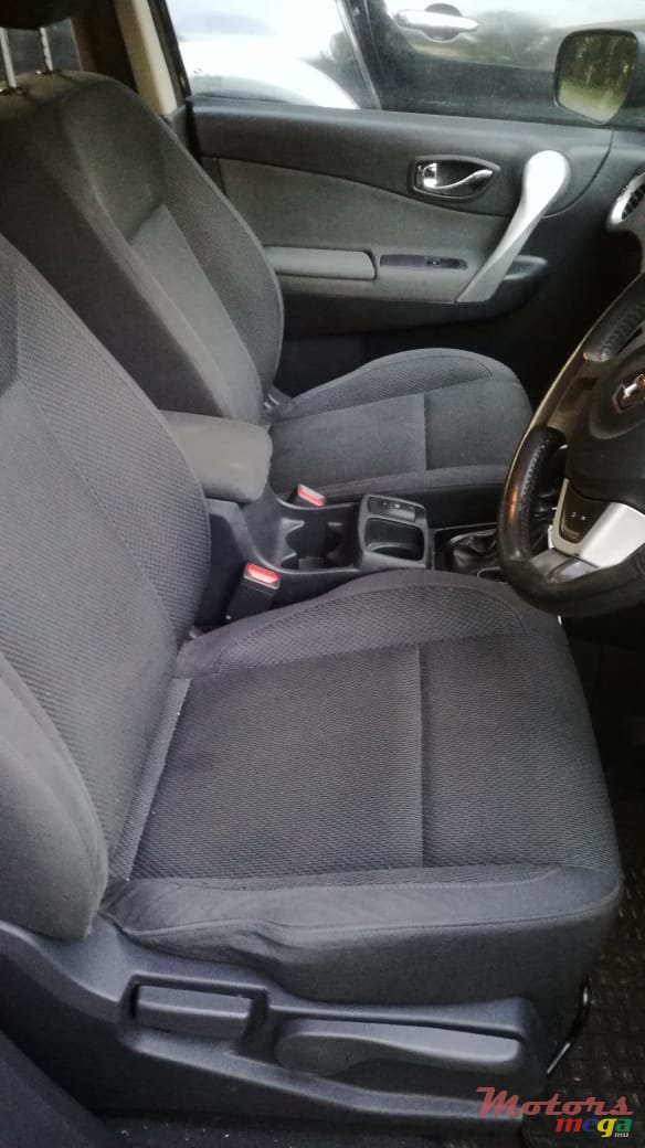 2009' Renault Koleos 2.5l essence photo #5