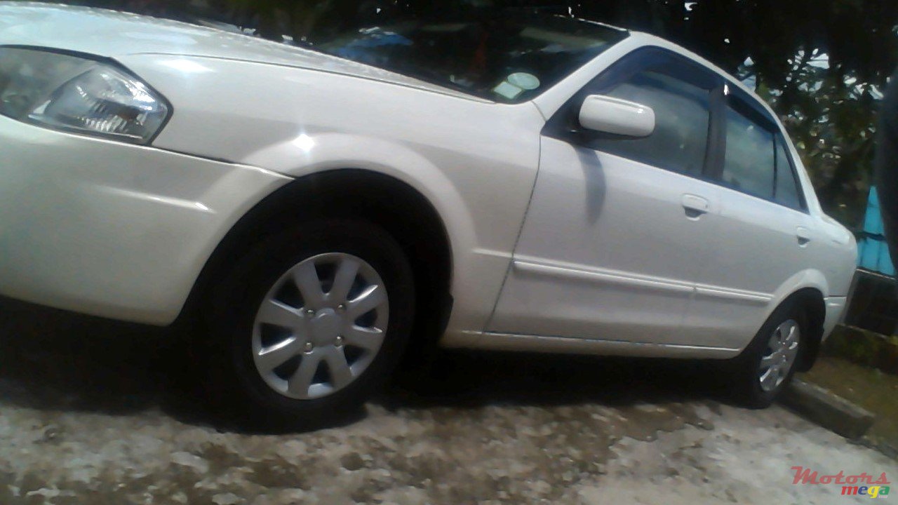 1999' Mazda Familia photo #1