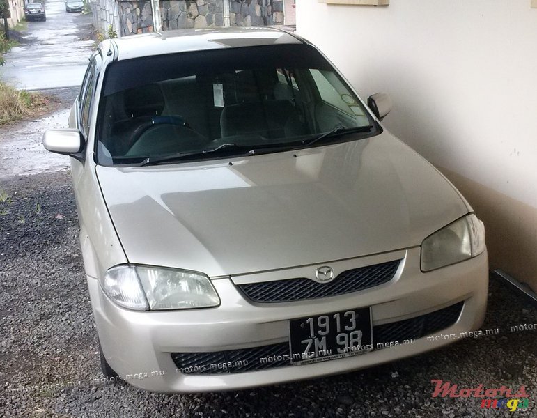 1998' Mazda 323 Familia photo #1