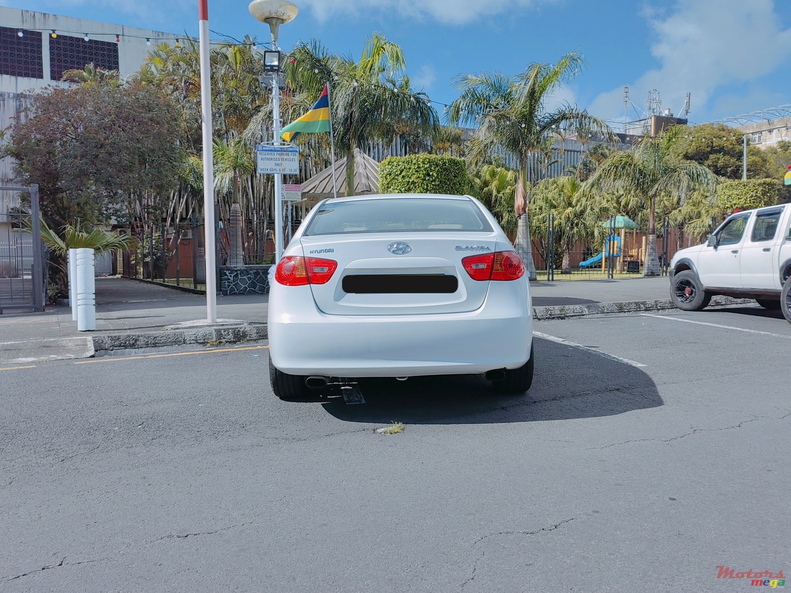 2010' Hyundai Elantra With audio set pioneer photo #3