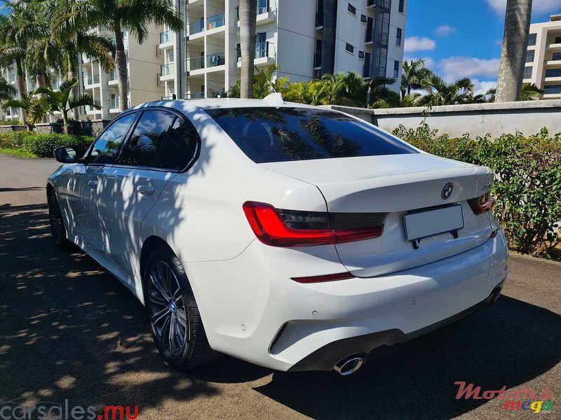 2022' BMW 330 e MSport Line photo #3