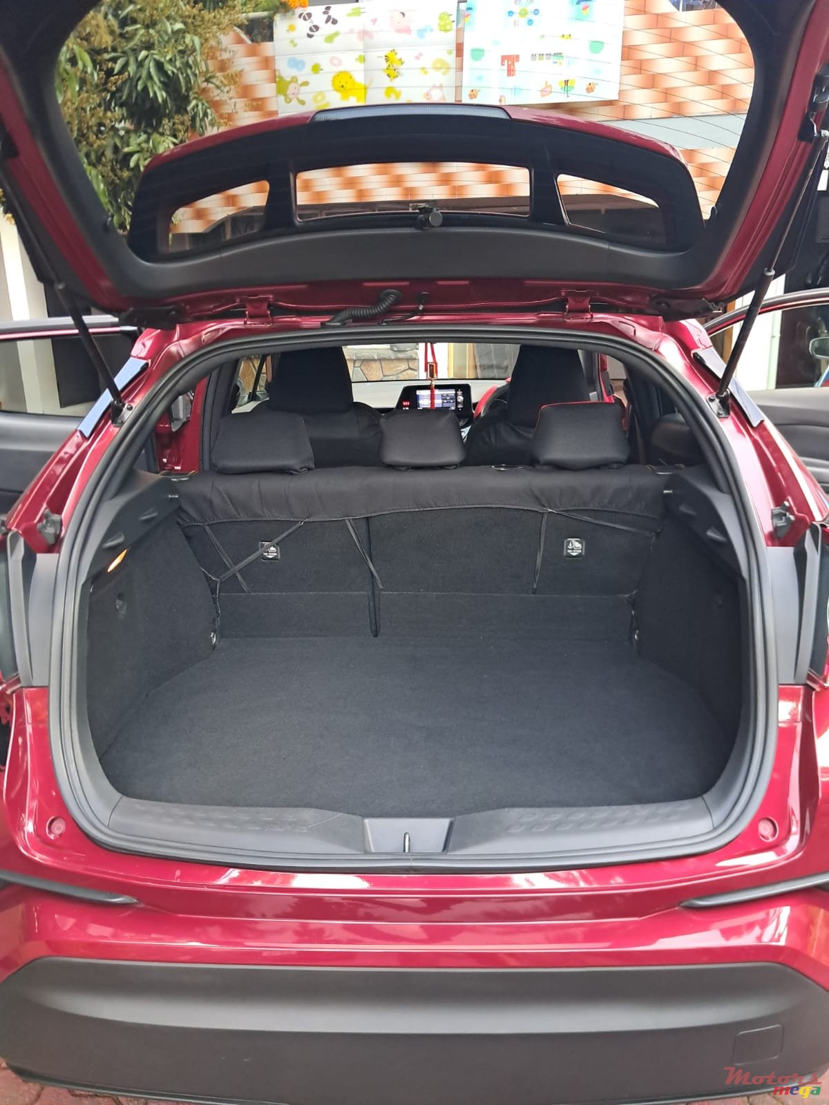 2018' Toyota C-HR photo #7