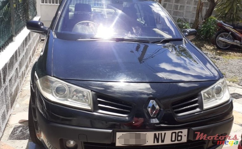 2006' Renault photo #1