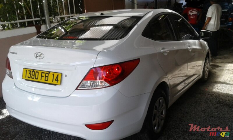 2014' Hyundai Accent photo #3