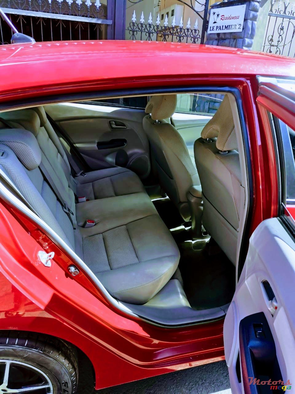 2010' Honda Insight photo #2