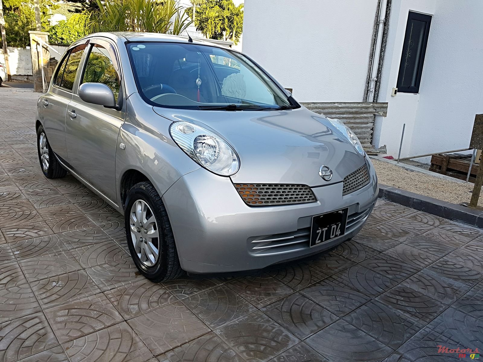 2004' Nissan march automatic photo #2