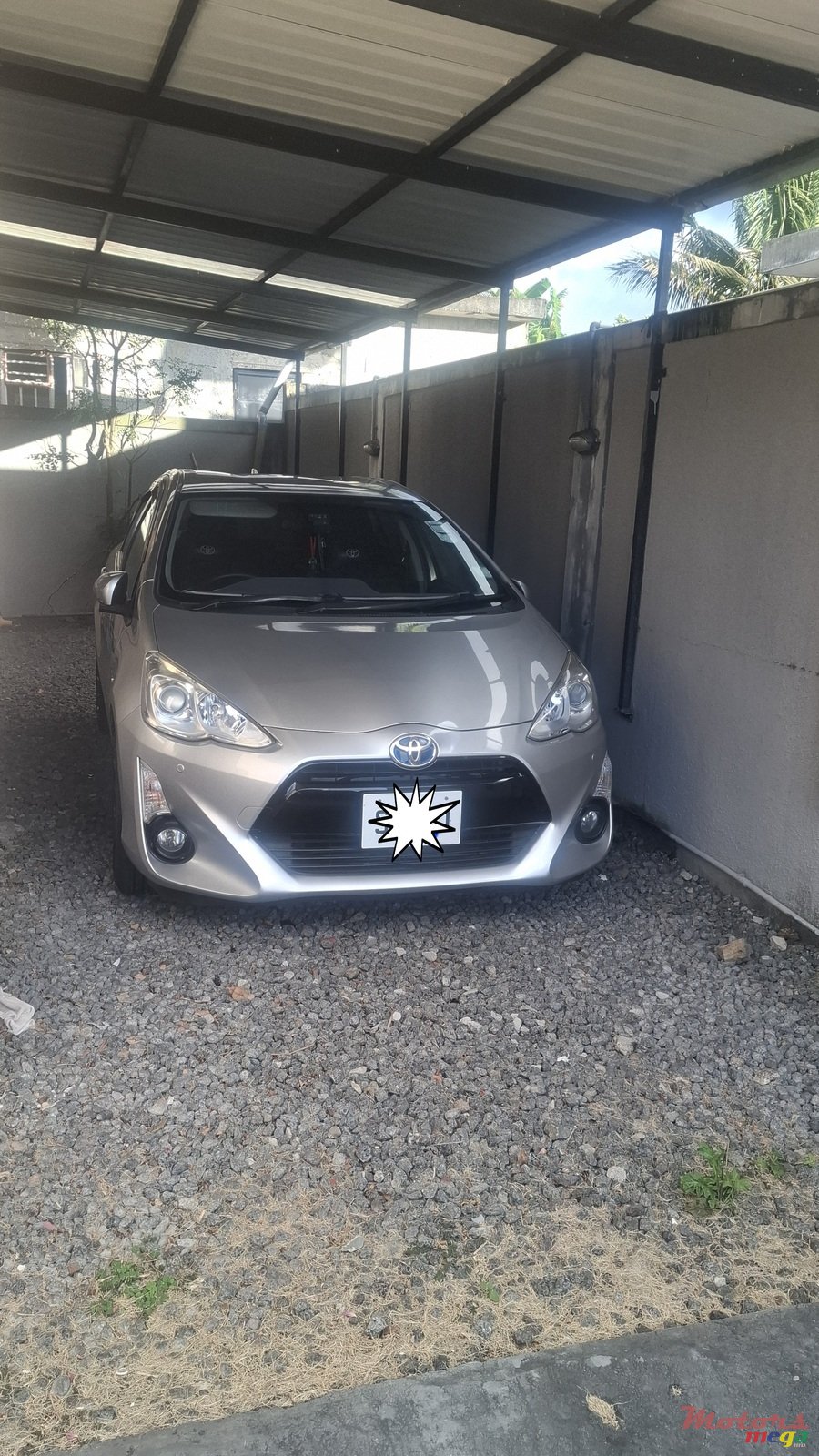 2016' Toyota Aqua photo #1