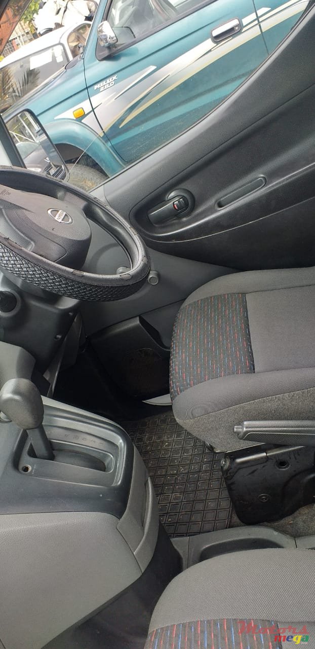 2011' Nissan NV NV200 photo #6