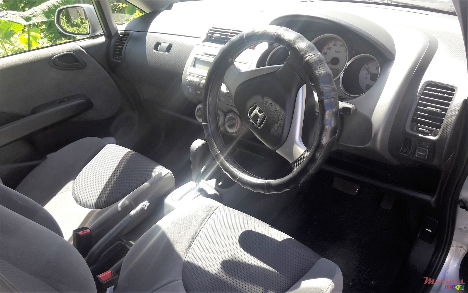 2005' Honda Fit photo #2