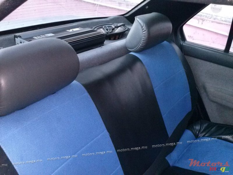 1992' Renault 19 photo #2