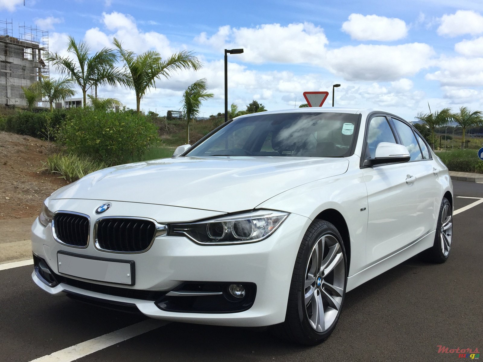 2012' BMW 328 photo #1