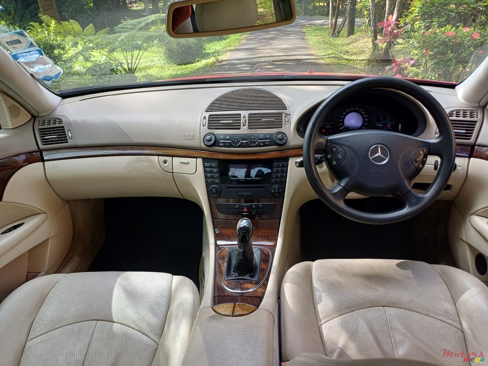 2004' Mercedes-Benz 220 CDI photo #7