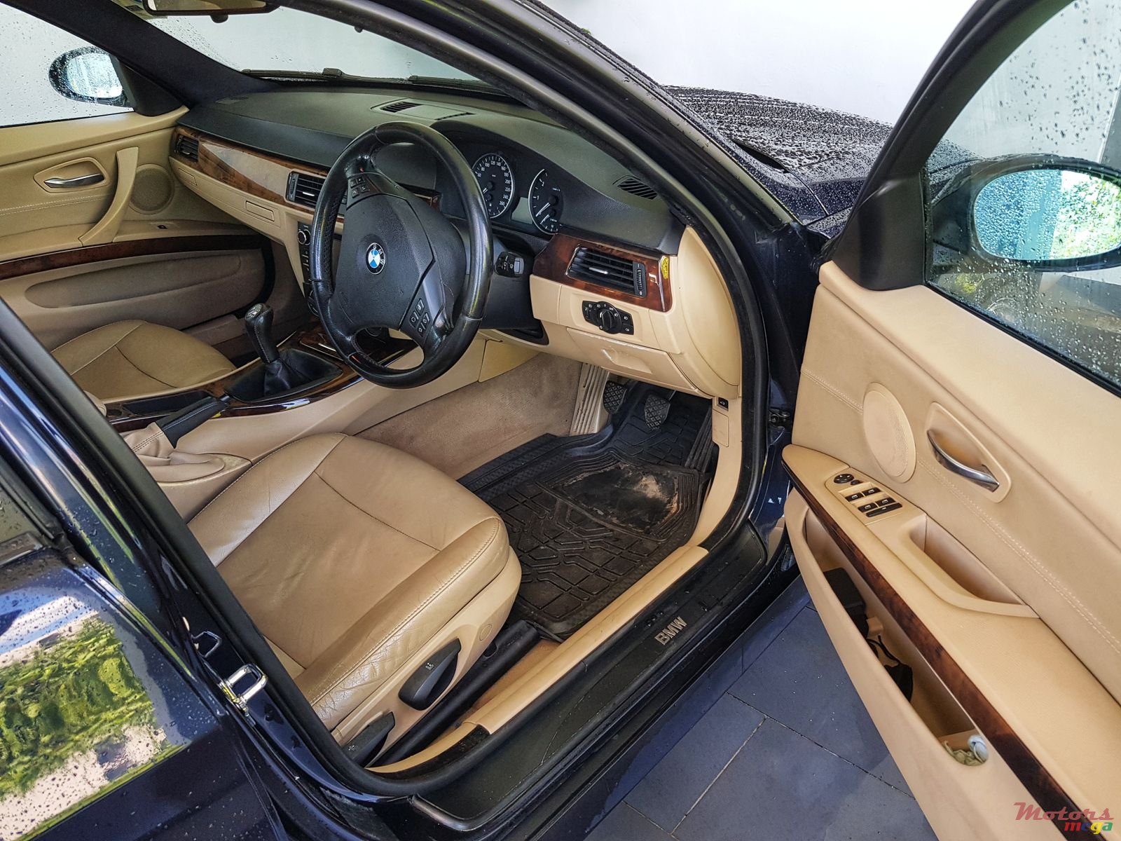 2005' BMW 3 Series Sedan E90 photo #2