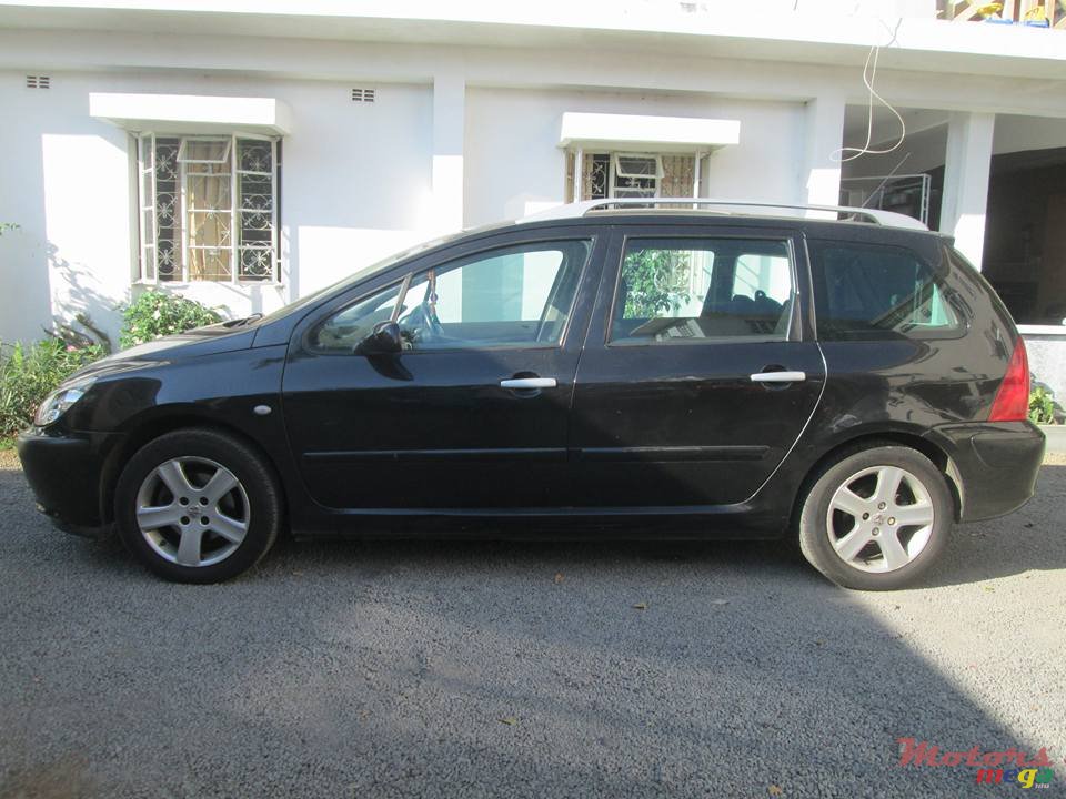 2003' Peugeot 307 SW photo #3