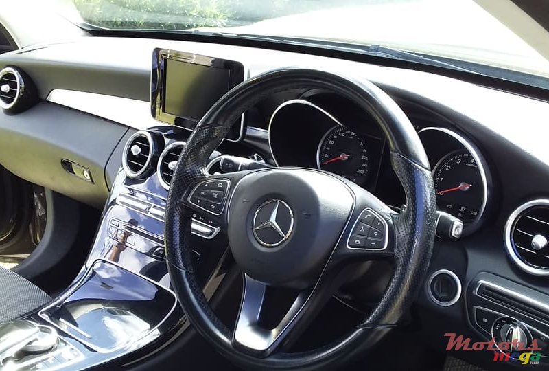 2015' Mercedes-Benz C-Class photo #2