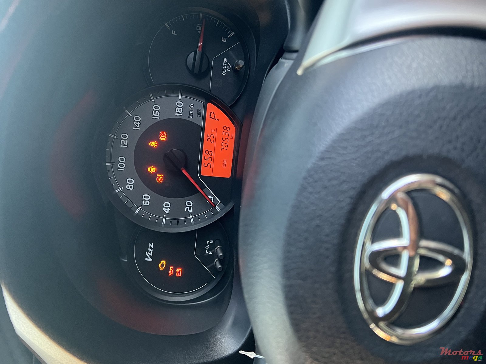 2014' Toyota Vitz photo #5