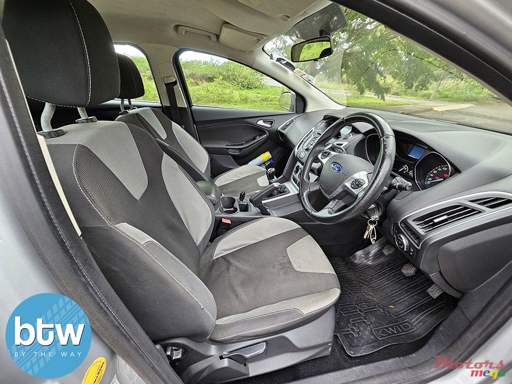 2014' Ford Focus photo #5