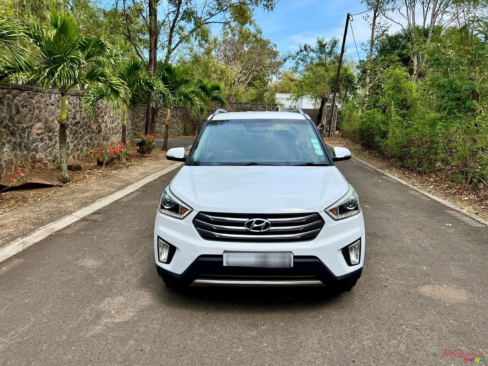 2016' Hyundai photo #2