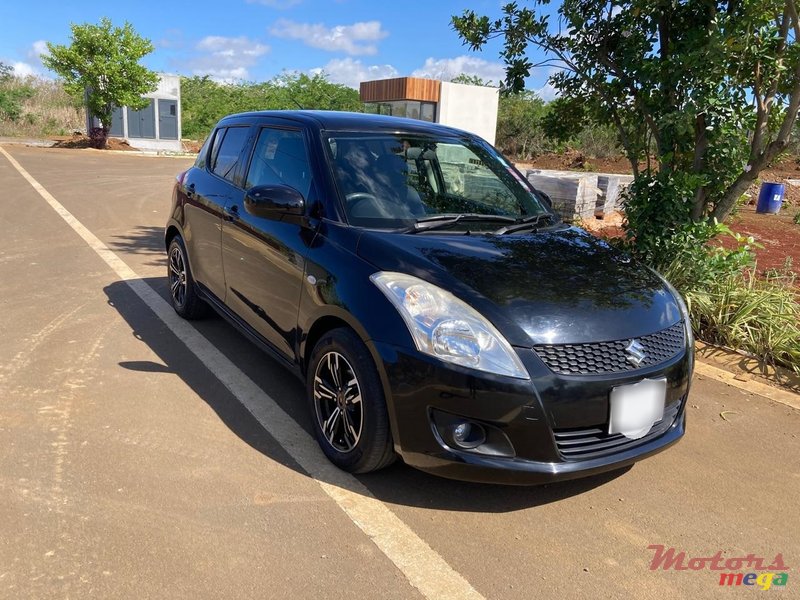 2012' Suzuki Swift photo #1