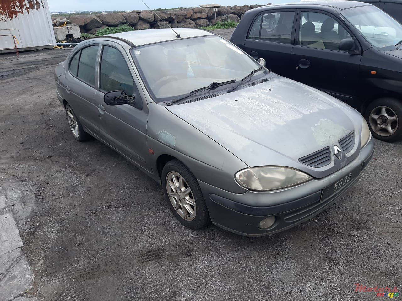 2001' Renault Megane photo #2