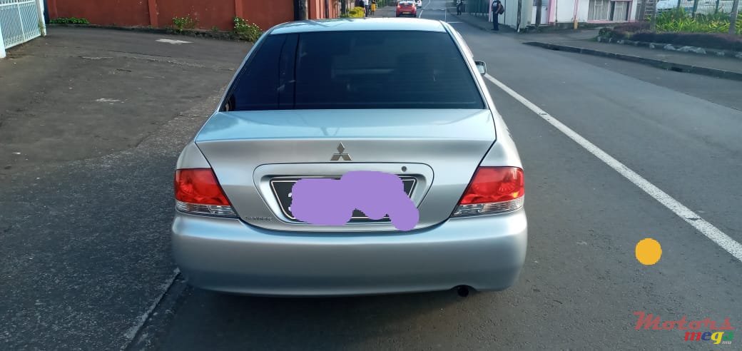 2005' Mitsubishi Lancer photo #3