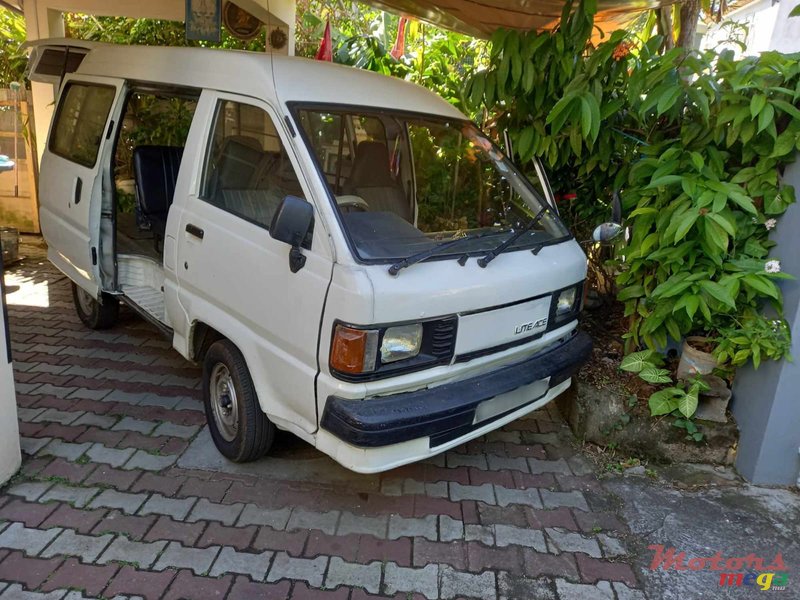 1988' Toyota LiteAce photo #1