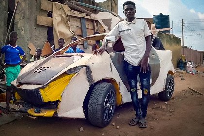 Ghana : il construit une voiture seul avec de la "récup"