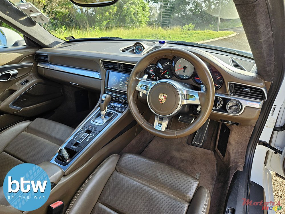 2013' Porsche Carrera 911 CARRERA S photo #5