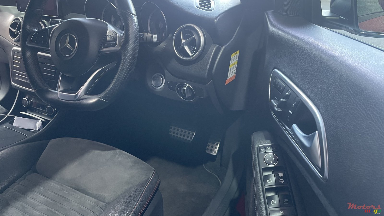 2016' Mercedes-Benz CLA 180 AMG PACKAGE , NIGHT PACKAGE photo #4