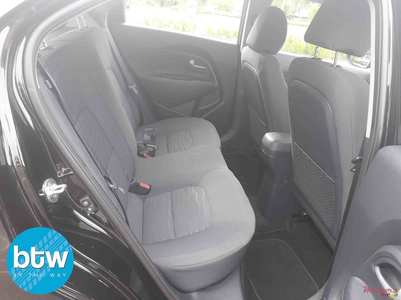 2016' Kia Rio photo #6