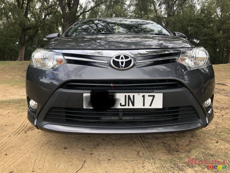 2017' Toyota Yaris photo #7