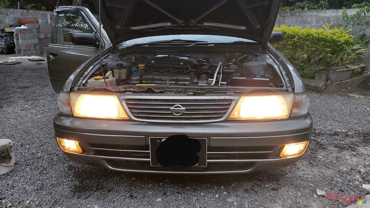 1998' Nissan Sunny photo #1