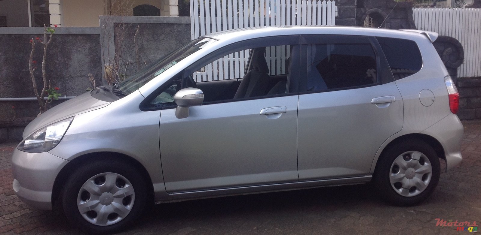 2007' Honda Fit photo #1